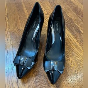 White House Black Market Leather Stilettos with Bow, size 8m.